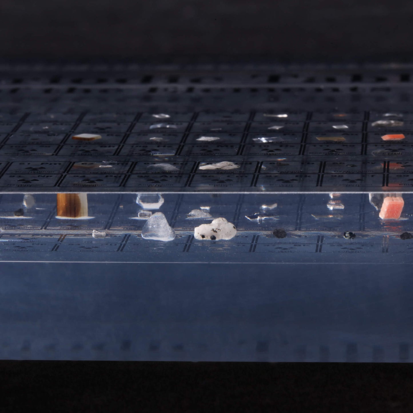 Tableau Périodique En Acrylique Avec Éléments Réels – Pièce De Collection Éducative Et Décorative Periodic table Electro Paris