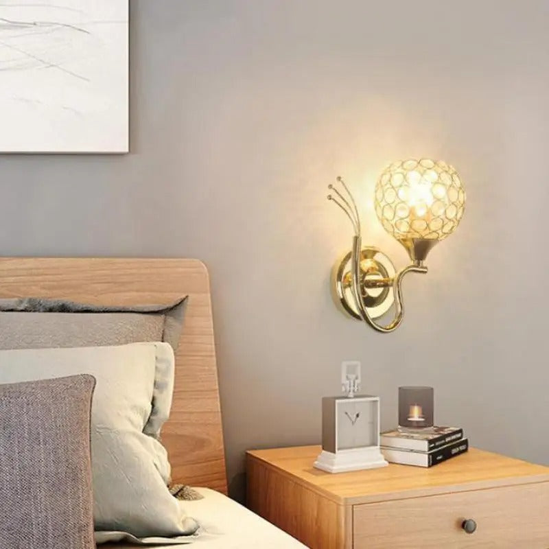 Applique LED en cristal avec design globe Wall lamps Electro Paris