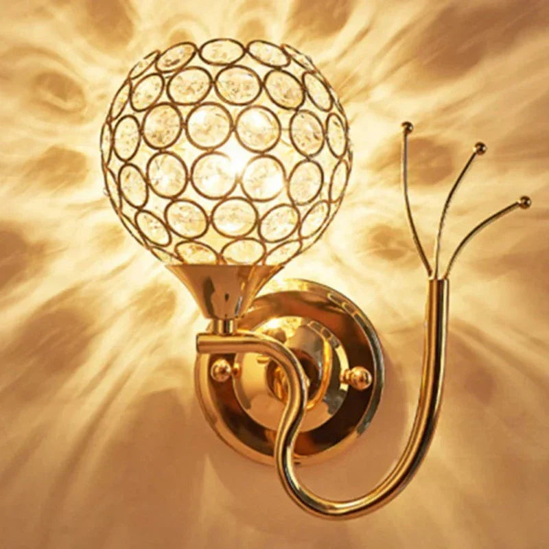 Applique LED en cristal avec design globe Wall lamps Electro Paris