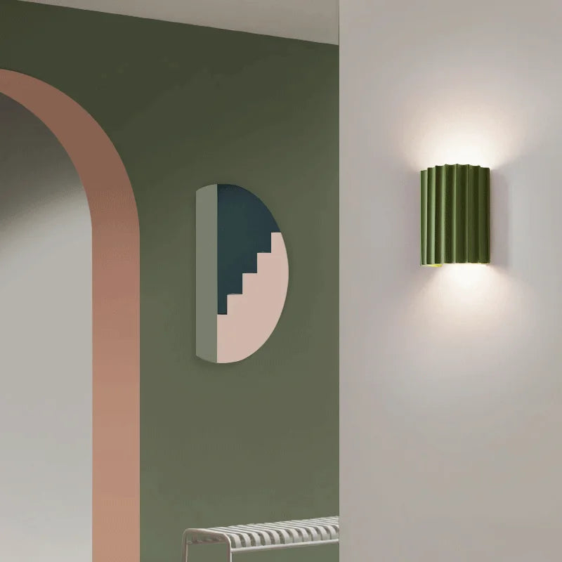 Applique Murale Contemporaine en Résine pour un Éclairage Élégant Wall lamps Electro Paris