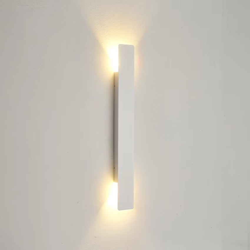 Applique murale d'extérieur élégante et étanche en aluminium fin Applique murale Electro Paris Blanc Blanc chaud 41 CM