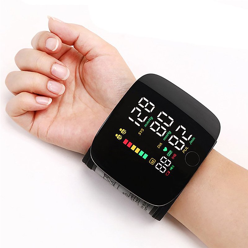 Tensiomètre Électronique de Poignet – Compact, Rechargeable et à Annonces Vocales Blood pressure monitor Electro Paris