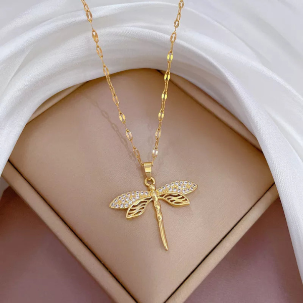Collier Libellule – Élégance Dorée et Légèreté Electro Paris