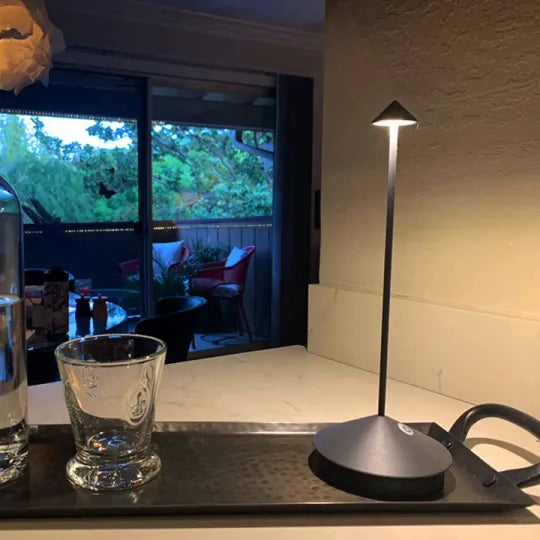 Lampe de Table LED Sans Fil, Dimmable et Étanche pour Usage Intérieur & Extérieur Lampes de table Electro Paris Gris