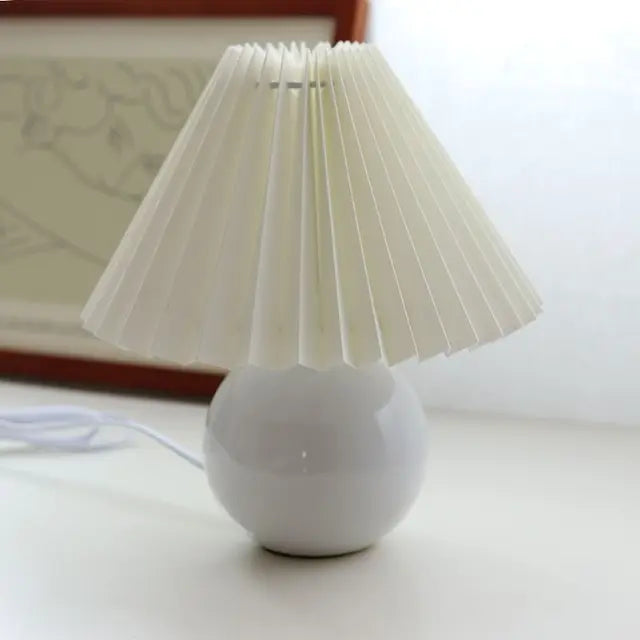 Lampe de Table Vintage avec Teinte Plissée – Éclairage Élégant pour Chambre Lampes de table Electro Paris Blanc et Blanc