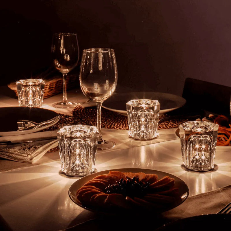 Lampe de table en verre cristal à l'éclat sculpté Table Lamp Electro Paris