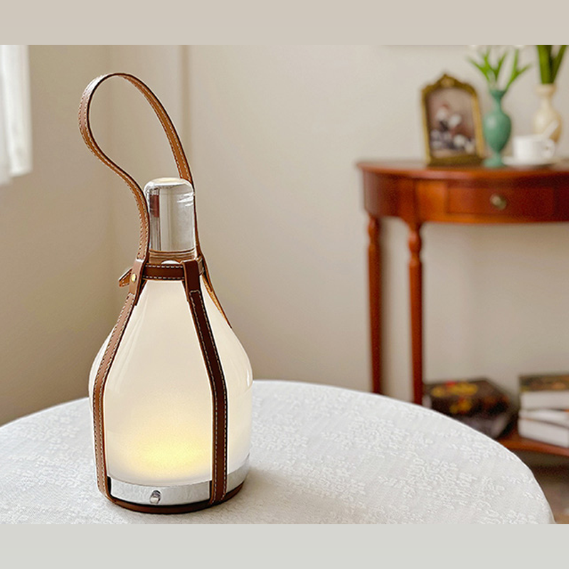 Lampe De Table En Verre Givré Moderne Avec Courroie En Cuir Pour Ambiances Élégantes Table Lamps Electro Paris