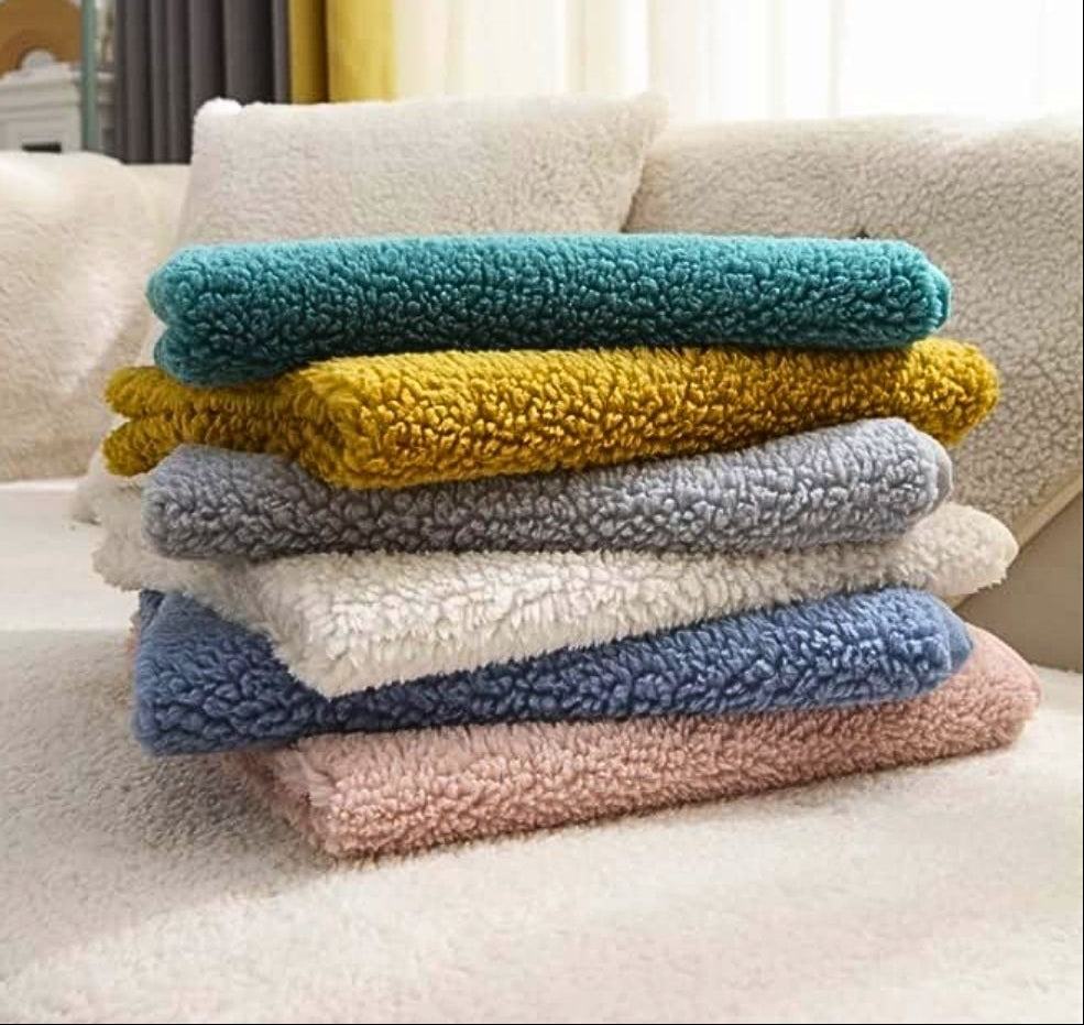 Housse De Canapé Élégante Et Rembourrée Avec Protection Contre L’Usure Et Anti-Dérapante Sofa Cover Electro Paris