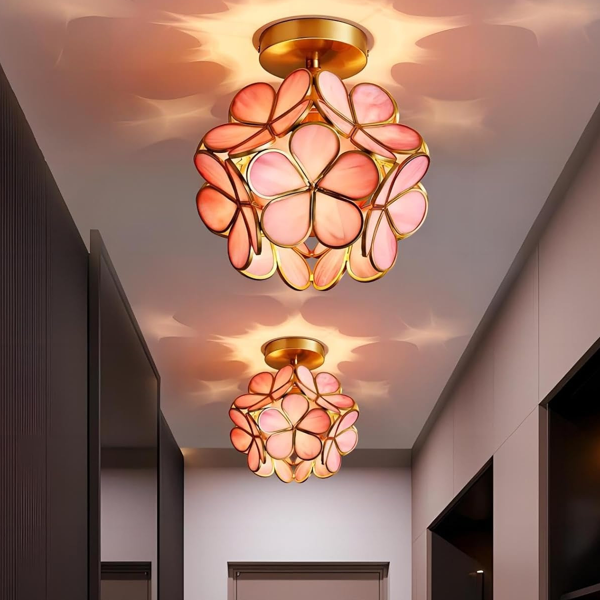 Plafonnier en Verre Doré – Éclat Floral et Élégance Intemporelle Ceiling Lamp Electro Paris