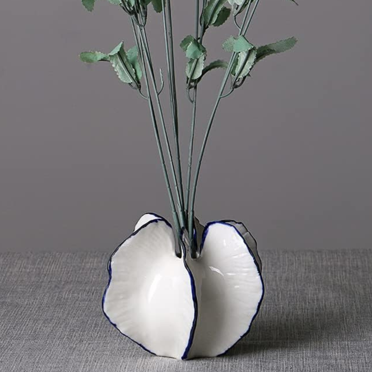 Vase en Céramique Le Jardin des Élégances – Raffinement Artistique et Charme Contemporain Vases Electro Paris