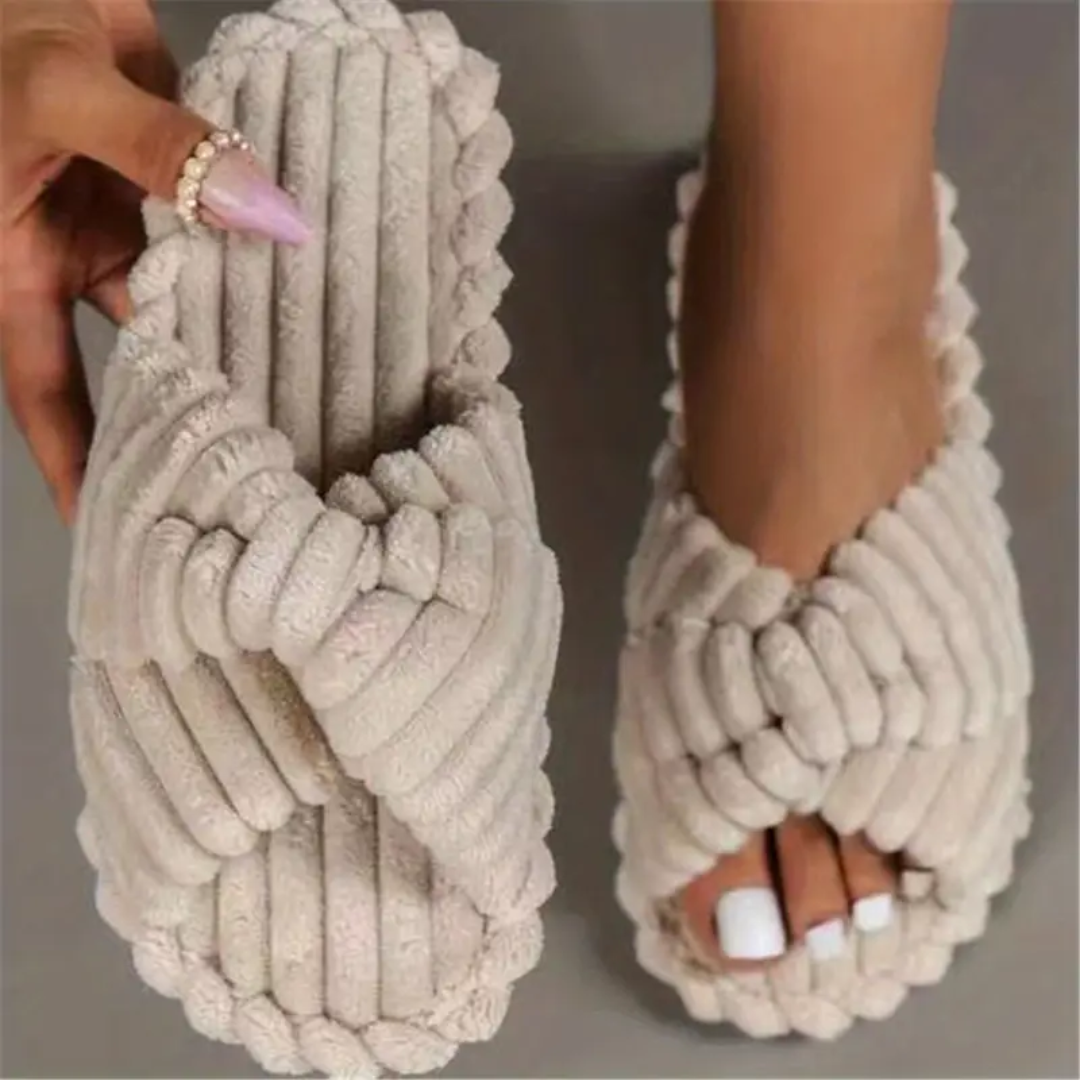 Pantoufles Tricotées en Peluche – Chaleur, Élégance et Confort Quotidien Women Sandals & Slippers Electro Paris