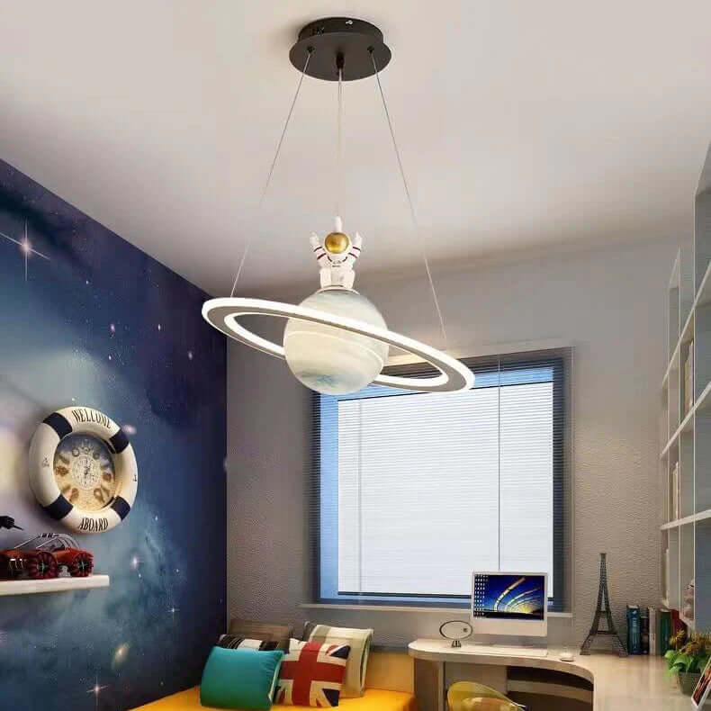 Lampe Suspendue LED Pour Chambre D’Enfant Au Design Planètes Et Couleurs Lumineuses Ceiling Light Electro Paris