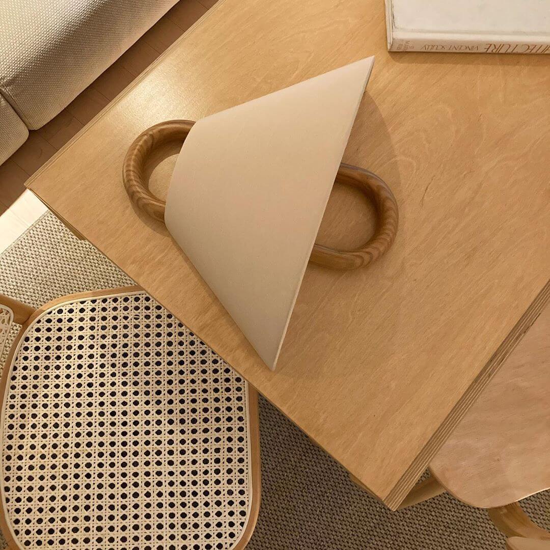 Applique Murale Moderne En Bois Massif Plissé Avec Abat-Jour En Tissu Élégant Wall Lights Electro Paris