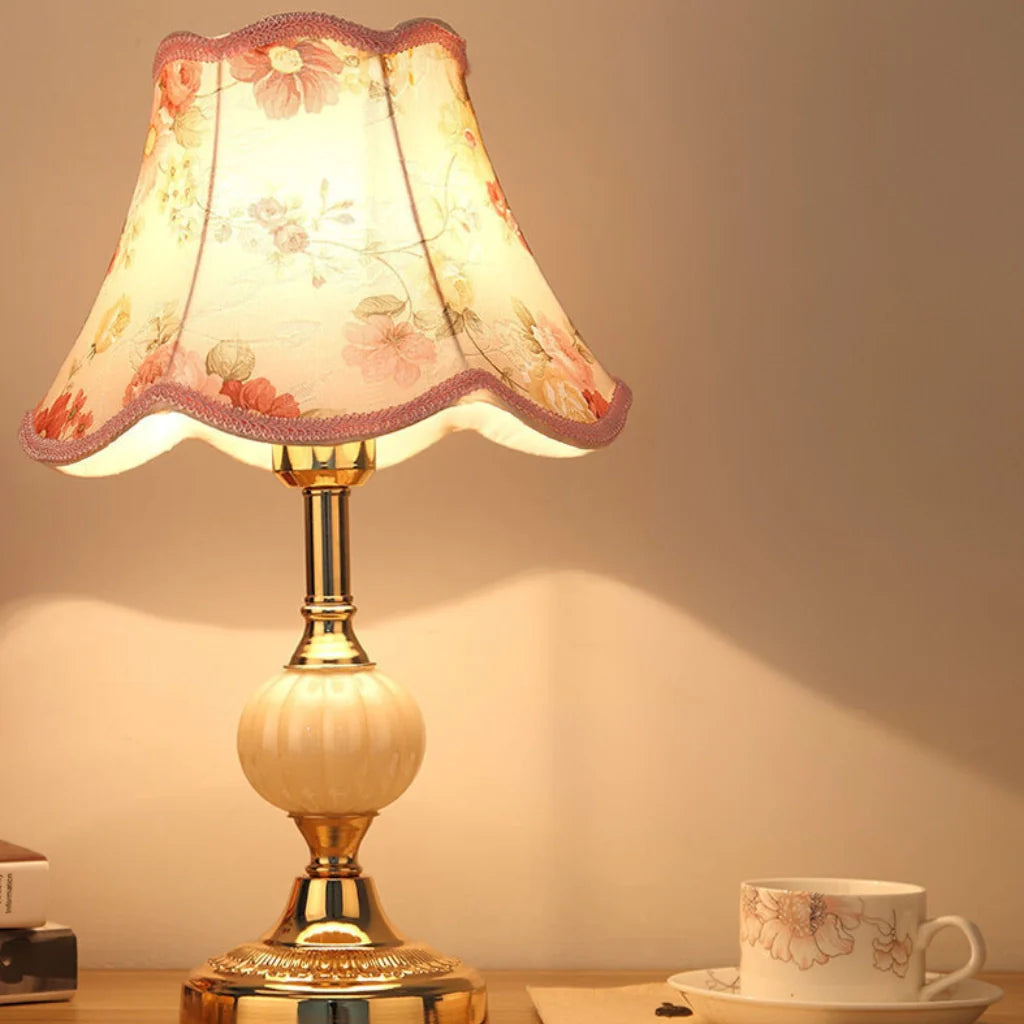 Lampe De Table En Verre Plaqué Chrome Pour Intérieurs Modernes Et Ambiances Chaleureuses Table Lamps Electro Paris