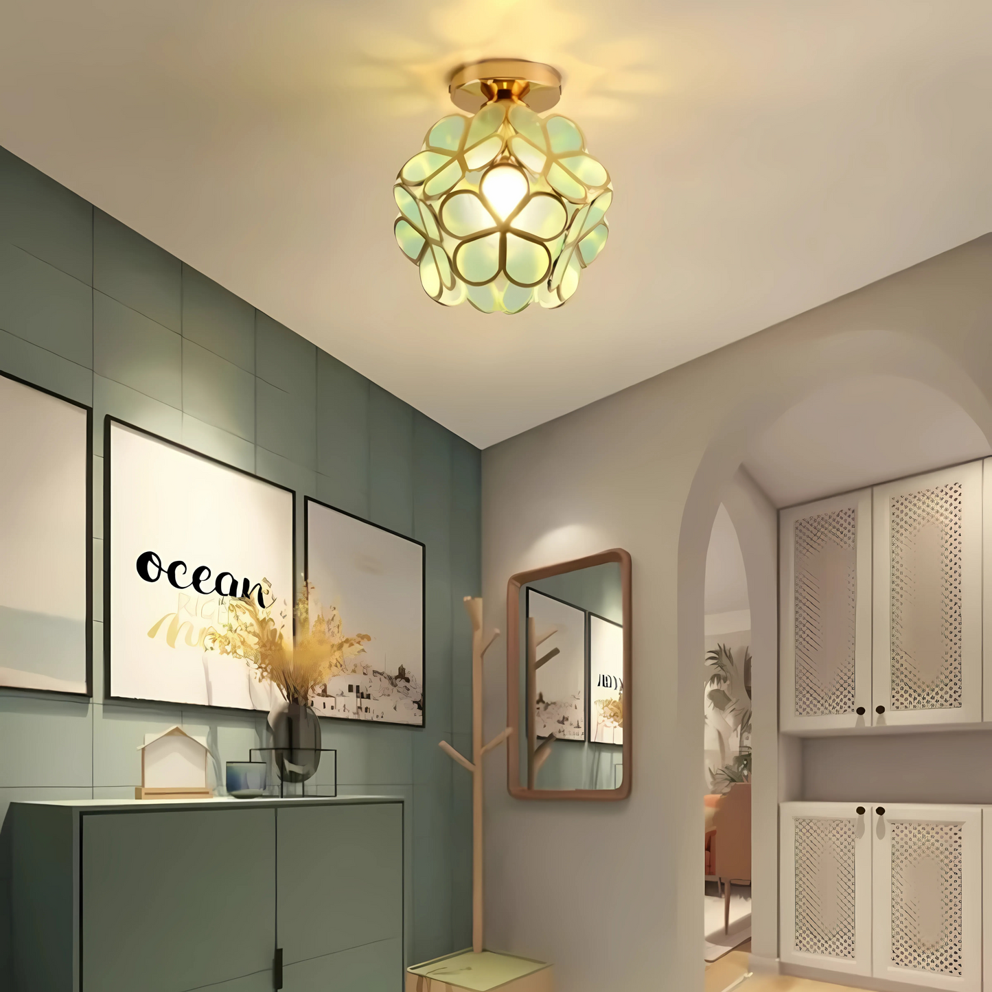 Plafonnier en Verre Doré – Éclat Floral et Élégance Intemporelle Ceiling Lamp Electro Paris