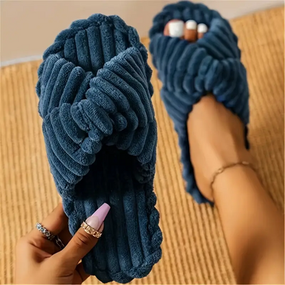 Pantoufles Tricotées en Peluche – Chaleur, Élégance et Confort Quotidien Women Sandals & Slippers Electro Paris Bleu 35-36