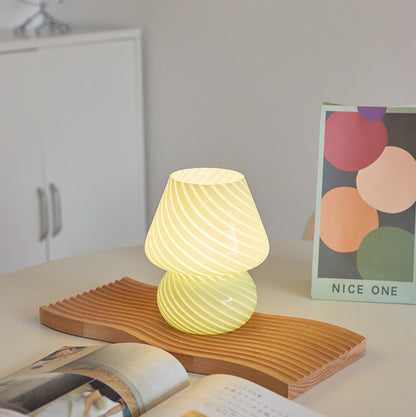 Lampe de table inspirée des champignons avec ampoule LED et design vintage Table Lamps Electro Paris