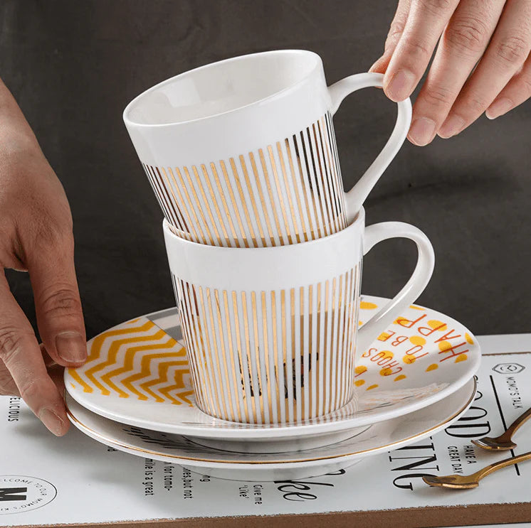 Tasse à Café Élégante en Porcelaine avec Cuillère Dorée – Design Moderne et Raffiné Purificateurs d'air Electro Paris Papillon