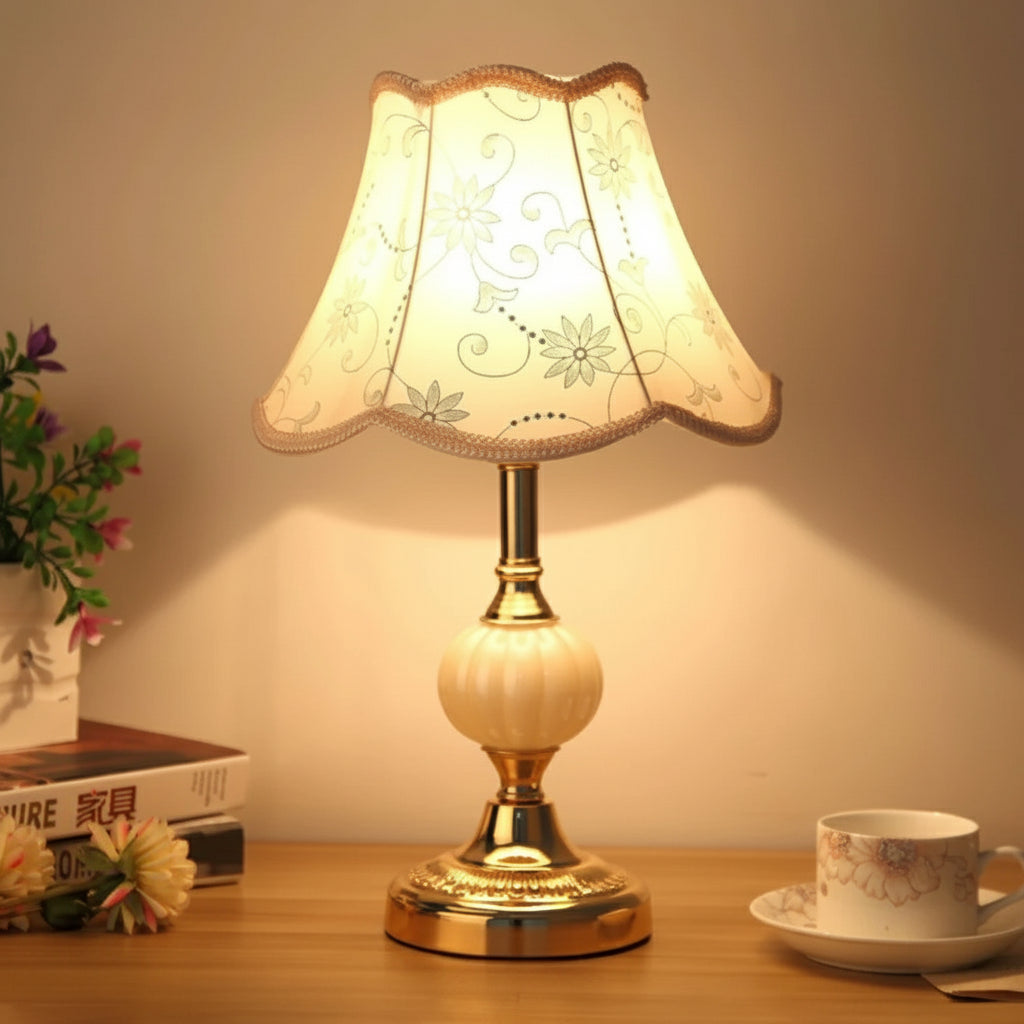 Lampe De Table En Verre Plaqué Chrome Pour Intérieurs Modernes Et Ambiances Chaleureuses Table Lamps Electro Paris C