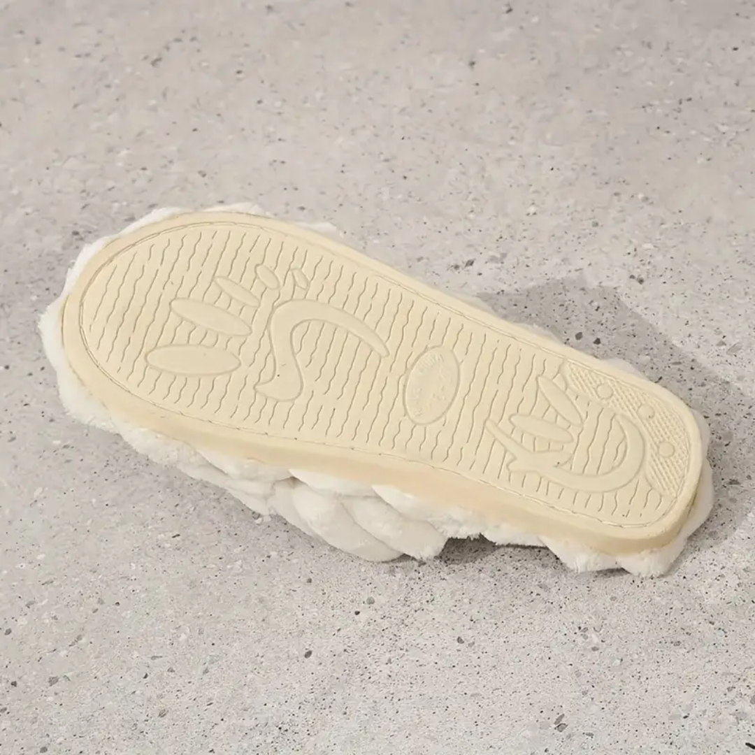 Pantoufles Tricotées en Peluche – Chaleur, Élégance et Confort Quotidien Women Sandals & Slippers Electro Paris