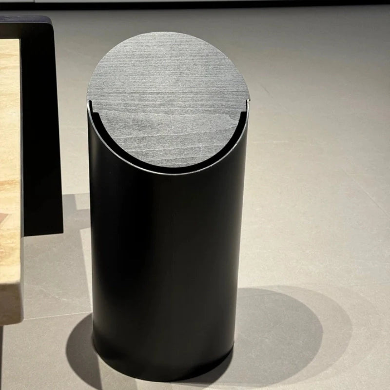 Poubelle Swing Moderne Japandi Avec Couvercle En Noyer Pour Intérieurs Élégants Trash Cans Electro Paris D