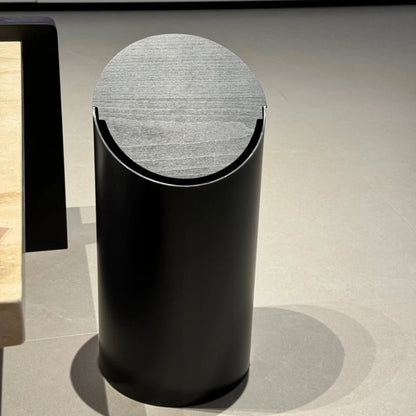 Poubelle Swing Moderne Japandi Avec Couvercle En Noyer Pour Intérieurs Élégants Trash Cans Electro Paris D