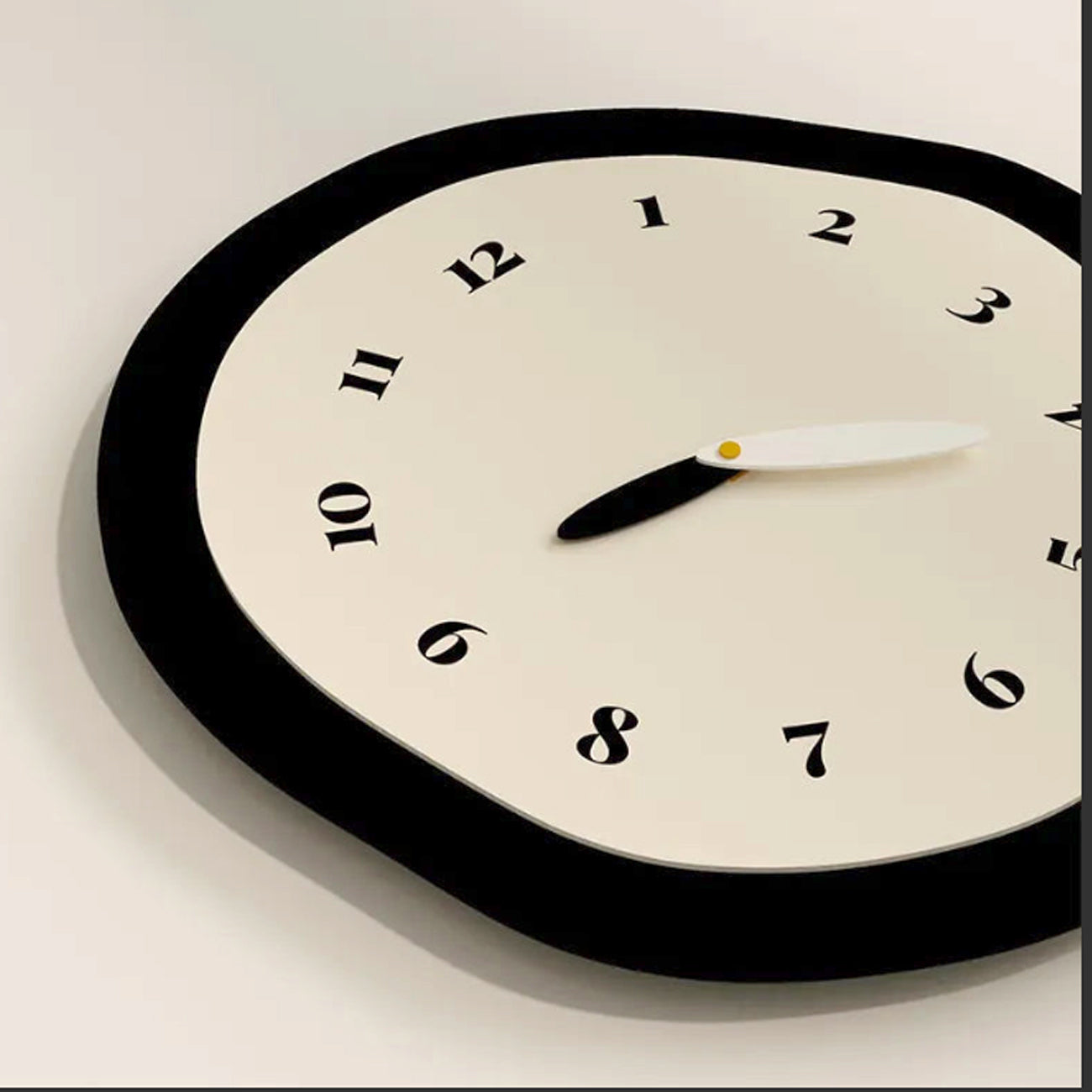Horloge Murale Pendule Silencieuse Avec Design Abstrait Déformé Pour Intérieurs Modernes Wall Clocks Electro Paris