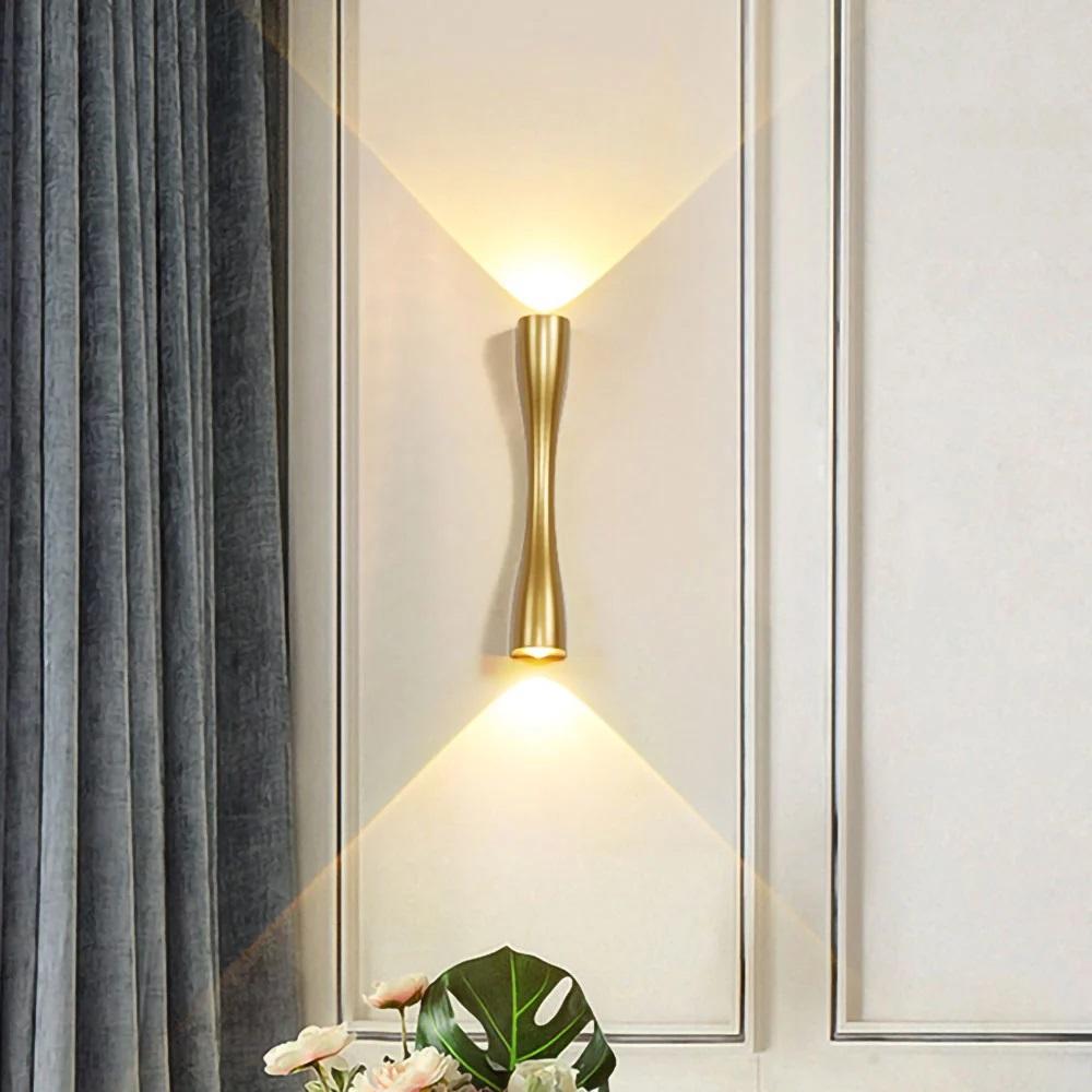 Applique Murale Extérieure Dorée en Aluminium – Éclairage LED Double Faisceau pour Intérieur et Extérieur Éclairage mural Electro Paris 24cm