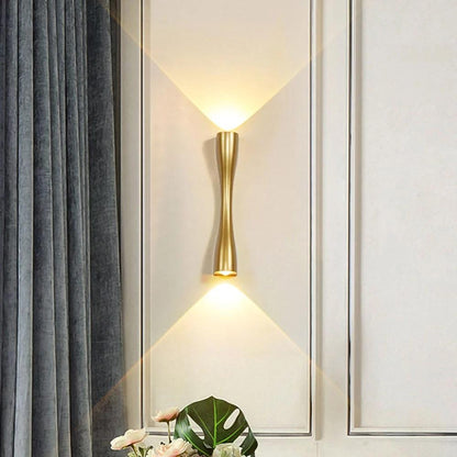 Applique Murale Extérieure Dorée en Aluminium – Éclairage LED Double Faisceau pour Intérieur et Extérieur Éclairage mural Electro Paris 24cm