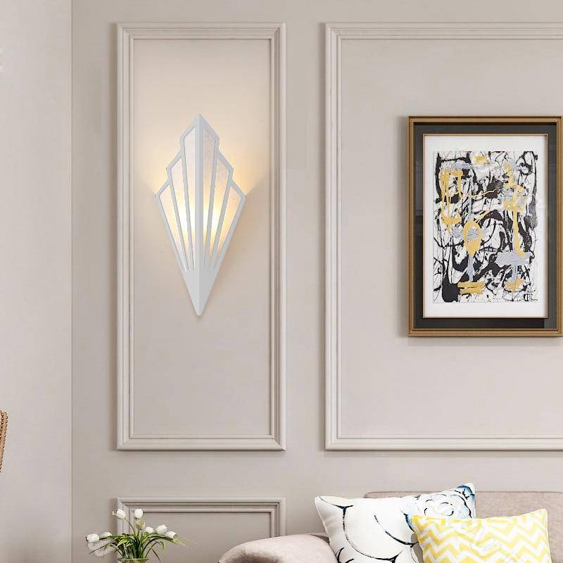 Applique Murale Triangulaire LED Vintage en Métal – Lampe Murale Rétro Éclairage Electro Paris