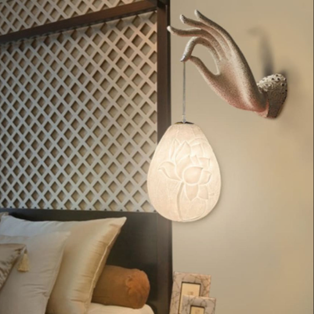 Applique avec main et boule lumineuse Wall lamps Electro Paris