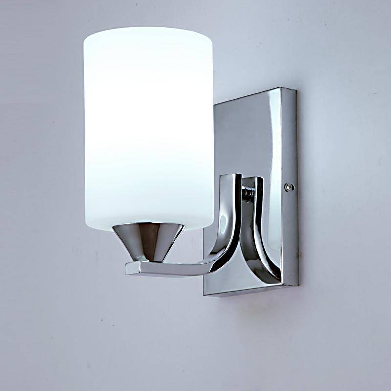 Applique murale LED chromée moderne pour une décoration élégante Wall lamps Electro Paris
