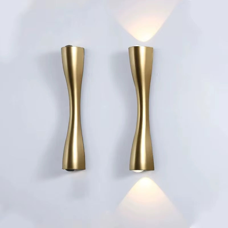 Applique murale LED mince au look moderne Wall lamps Electro Paris