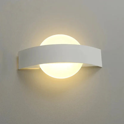 Applique murale LED moderne au design légèrement incurvé Ceiling Lamp Electro Paris