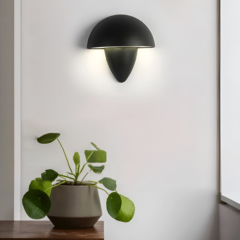 Applique murale d'extérieur moderne au design unique en forme de champignon Wall lamps Electro Paris Noir Blanc froid