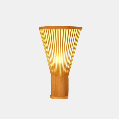 Applique murale en rotin de bambou naturel pour des pièces chaleureuses Wall lamps Electro Paris