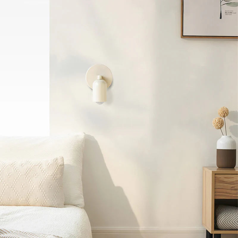 Applique murale minimaliste en verre coloré pour des pièces élégantes Wall lamps Electro Paris