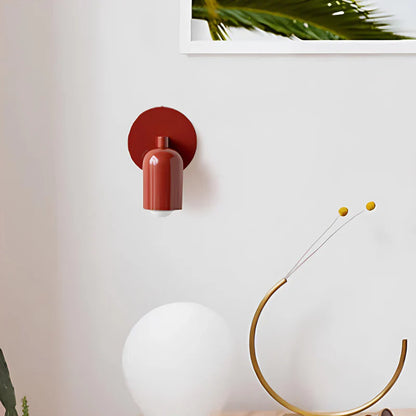 Applique murale minimaliste en verre coloré pour des pièces élégantes Wall lamps Electro Paris