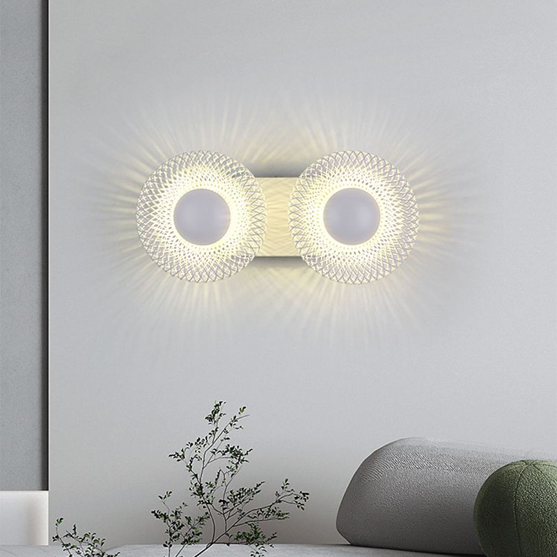 Applique murale moderne avec finition métallique élégante Wall lamps Electro Paris