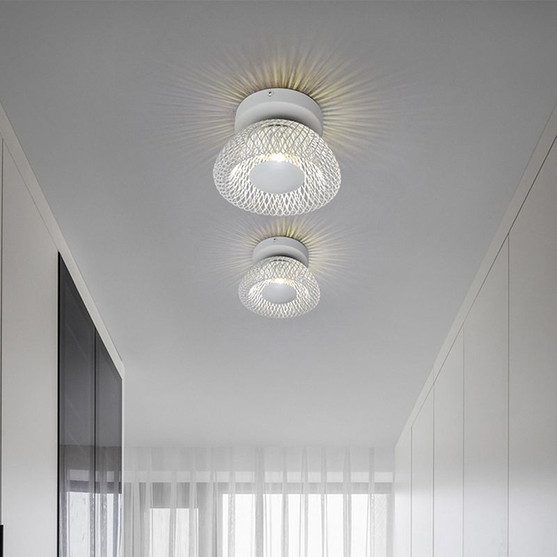 Applique murale moderne avec finition métallique élégante Wall lamps Electro Paris