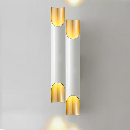 Applique murale moderne à deux sources lumineuses pour des pièces élégantes Wall lamps Electro Paris