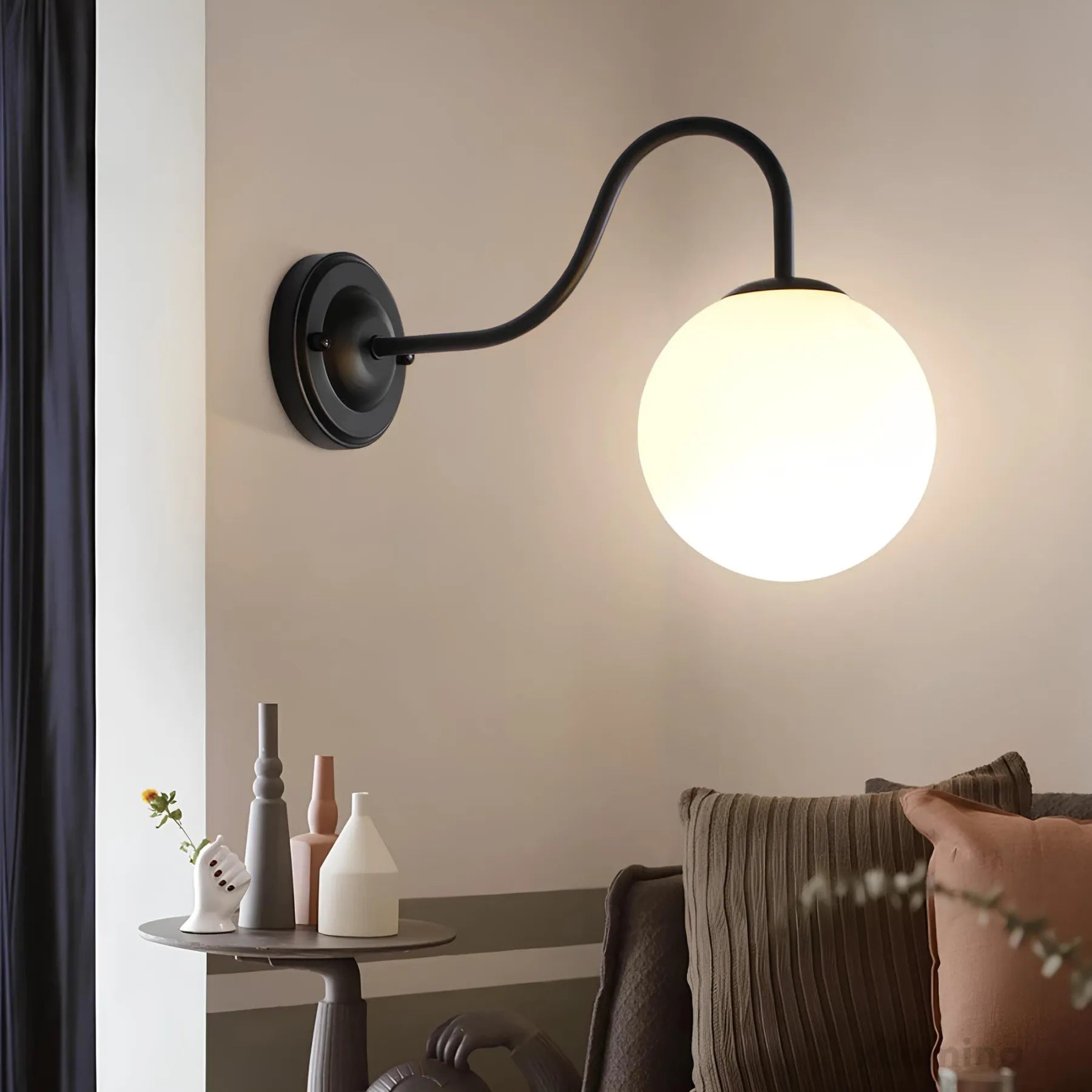 Applique murale moderne en verre à l'expression minimaliste Wall lamps Electro Paris