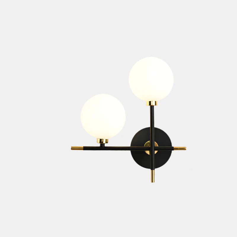 Applique murale nordique moderne avec design boule de verre Wall lamps Electro Paris Gauche