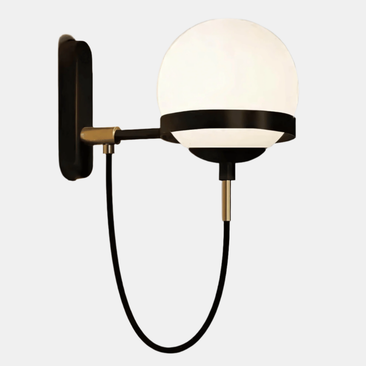 Applique murale ronde élégante pour espaces modernes Wall lamps Electro Paris Noir et blanc