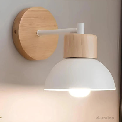 Applique murale rustique avec suspension en bois et expression moderne Wall lamps Electro Paris