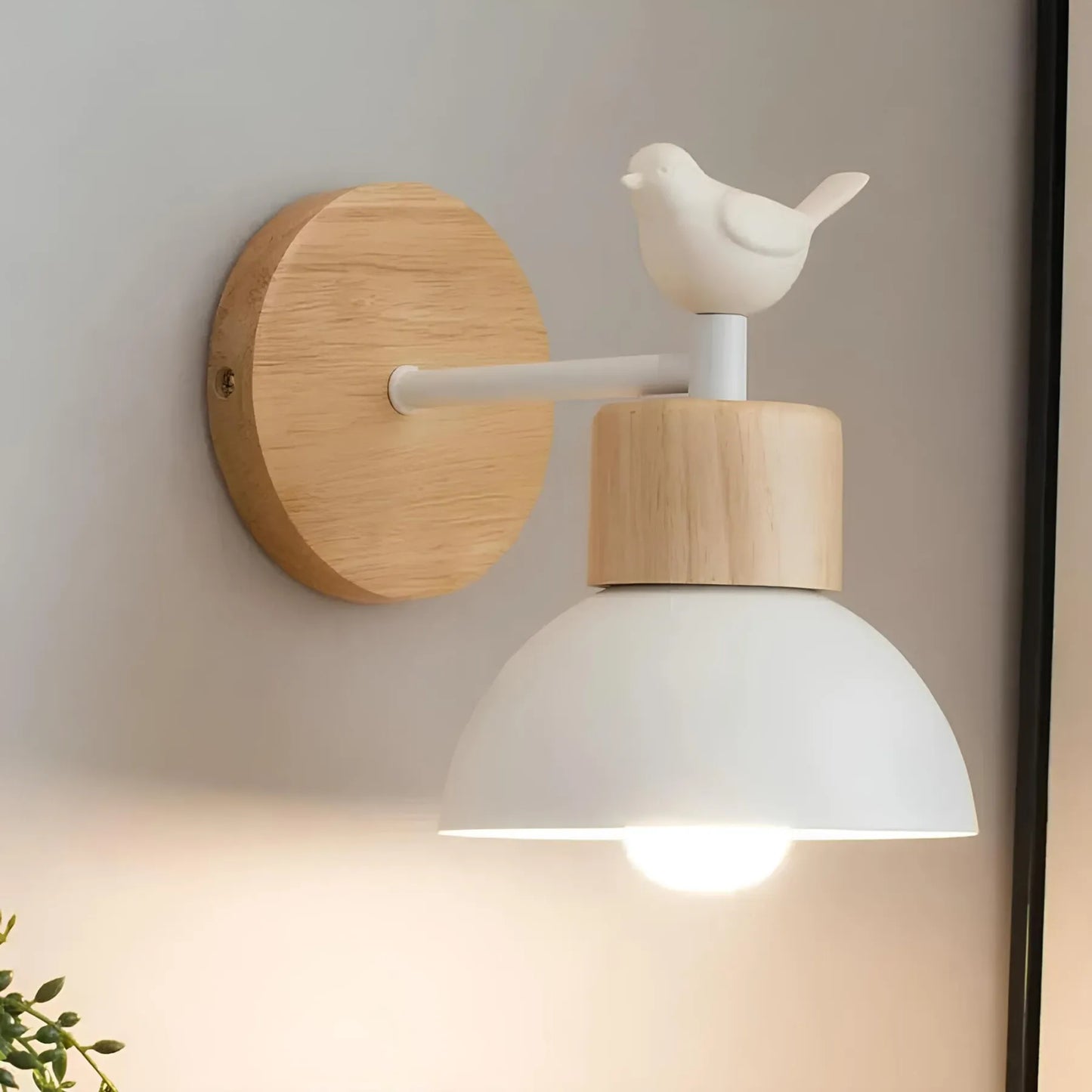 Applique murale rustique avec suspension en bois et expression moderne Wall lamps Electro Paris Oiseau Blanc
