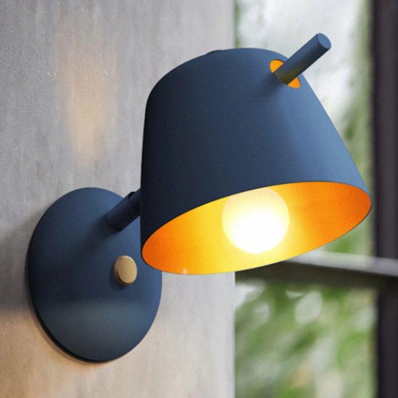 Applique murale sculpturale moderne pour espaces élégants Wall lamps Electro Paris