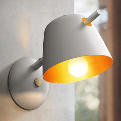 Applique murale sculpturale moderne pour espaces élégants Wall lamps Electro Paris