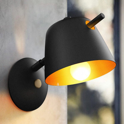 Applique murale sculpturale moderne pour espaces élégants Wall lamps Electro Paris