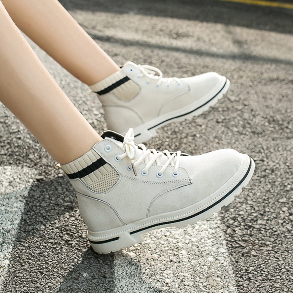 Bottes Femme Martin Respirantes en Daim Noires – Confort Élégant et Adhérence Parfaite Bottes pour femmes Electro Paris